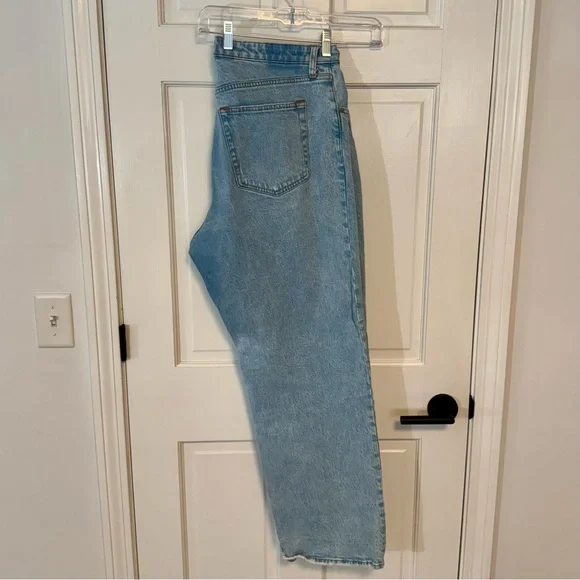 Abercrombie & Fitch, The 90s Relaxed Jean, High Rise, Curve Love, Size 33 - EUC - Picture 3 of 6